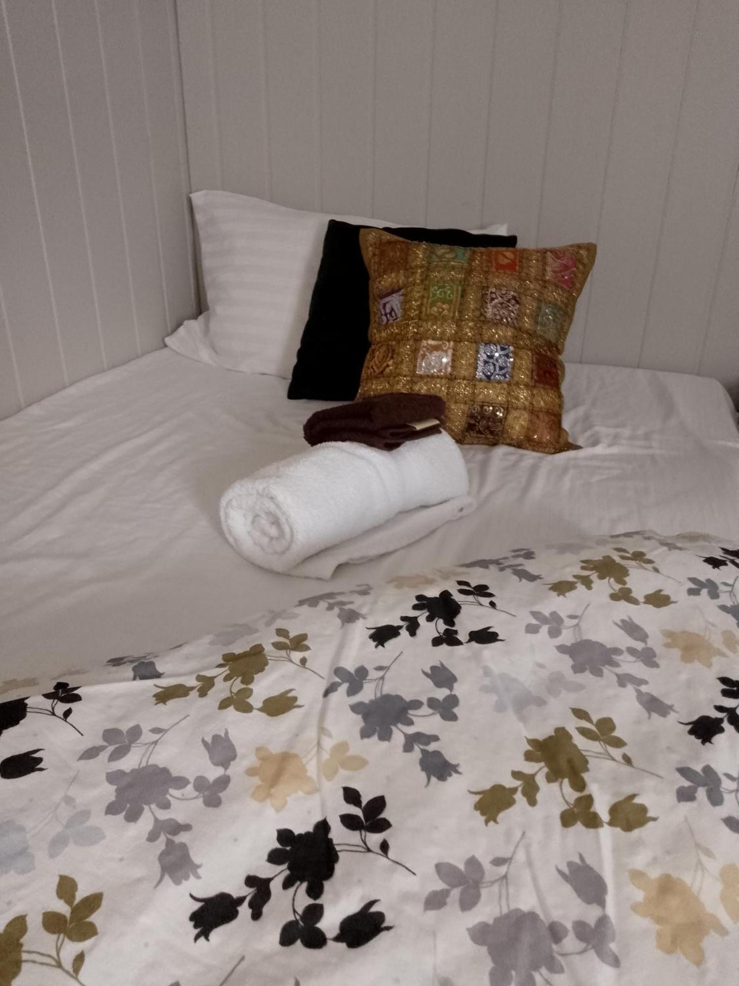 Gate 1 Bnb, 177 House Nr, Maloy Bed & Breakfast Room photo
